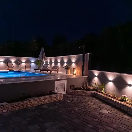 Luxury Nest Maretta & Oliva アパート Medvinjak