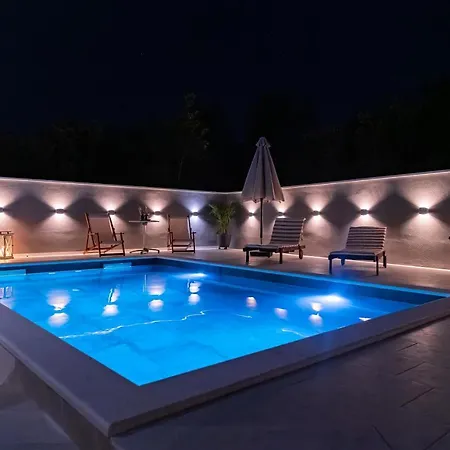 Luxury Nest Maretta & Oliva *