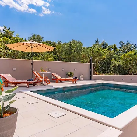 Luxury Nest Maretta & Oliva *