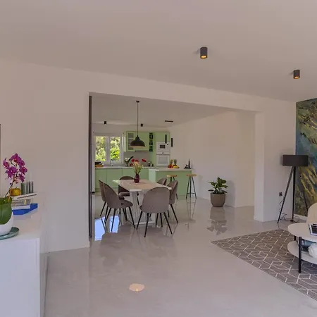 Luxury Nest Maretta & Oliva Apartment Medvinjak