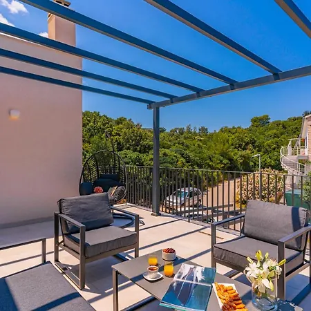 Luxury Nest Maretta & Oliva Apartment Medvinjak