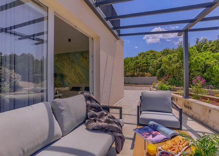 Luxury Nest Maretta&oliva Medvinjak